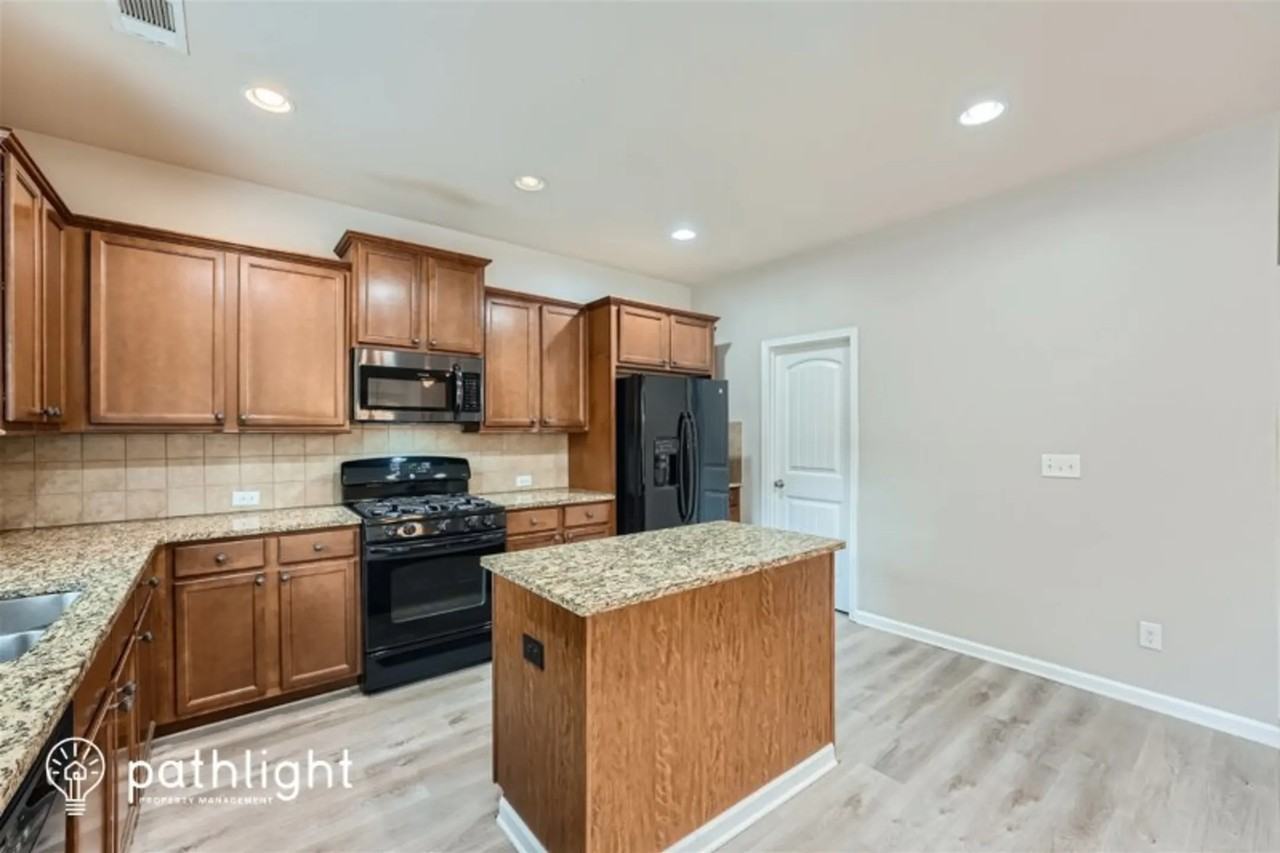 545 Olympic Way - Photo 3 of 25