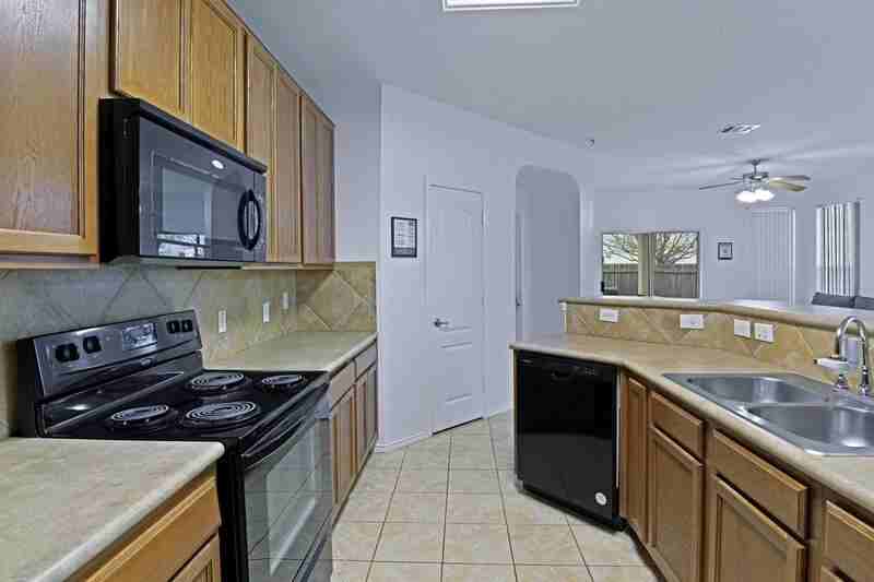 6110 Ringsby Rd - Photo 3 of 10