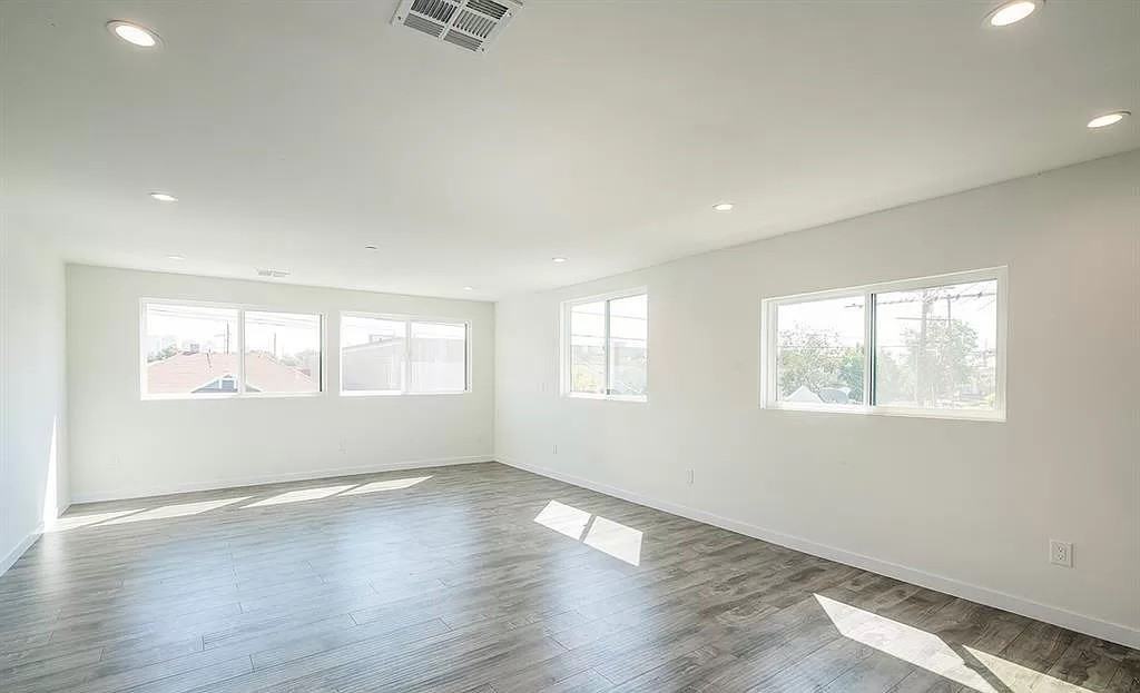 1807 S New Hampshire Ave #1809 - Photo 3 of 10