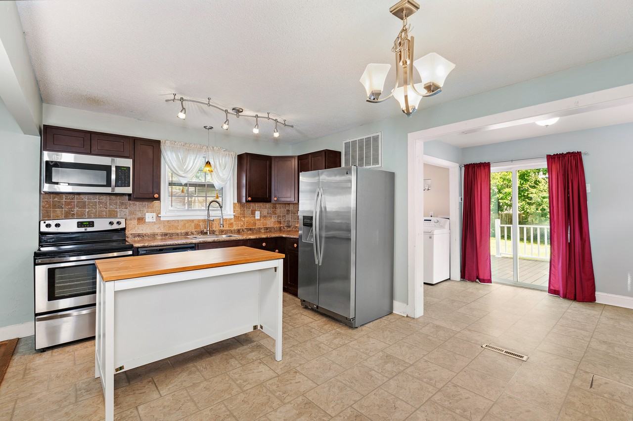 5324 Ashby St - Photo 3 of 9