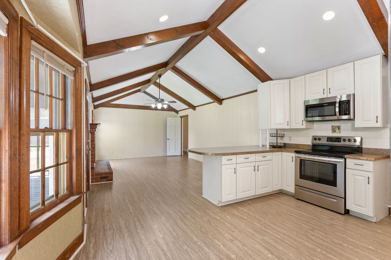 624 Chandler Harper Dr - Photo 3 of 12