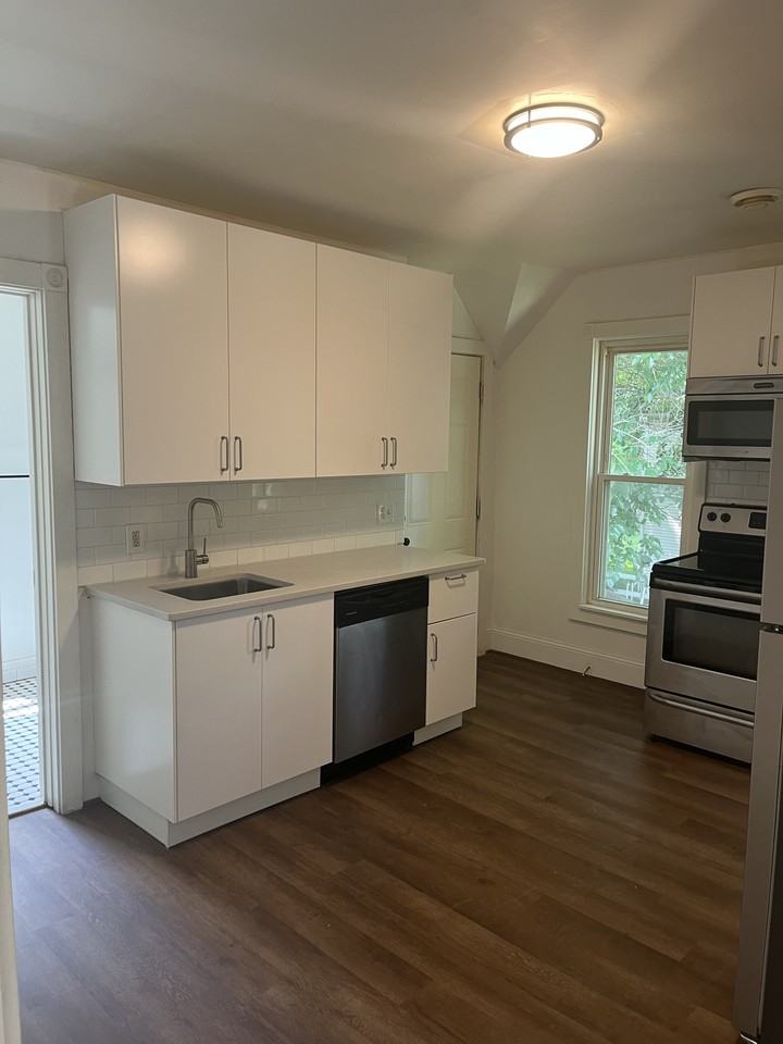 1854 Northeast Jackson Street - Photo 3 of 20