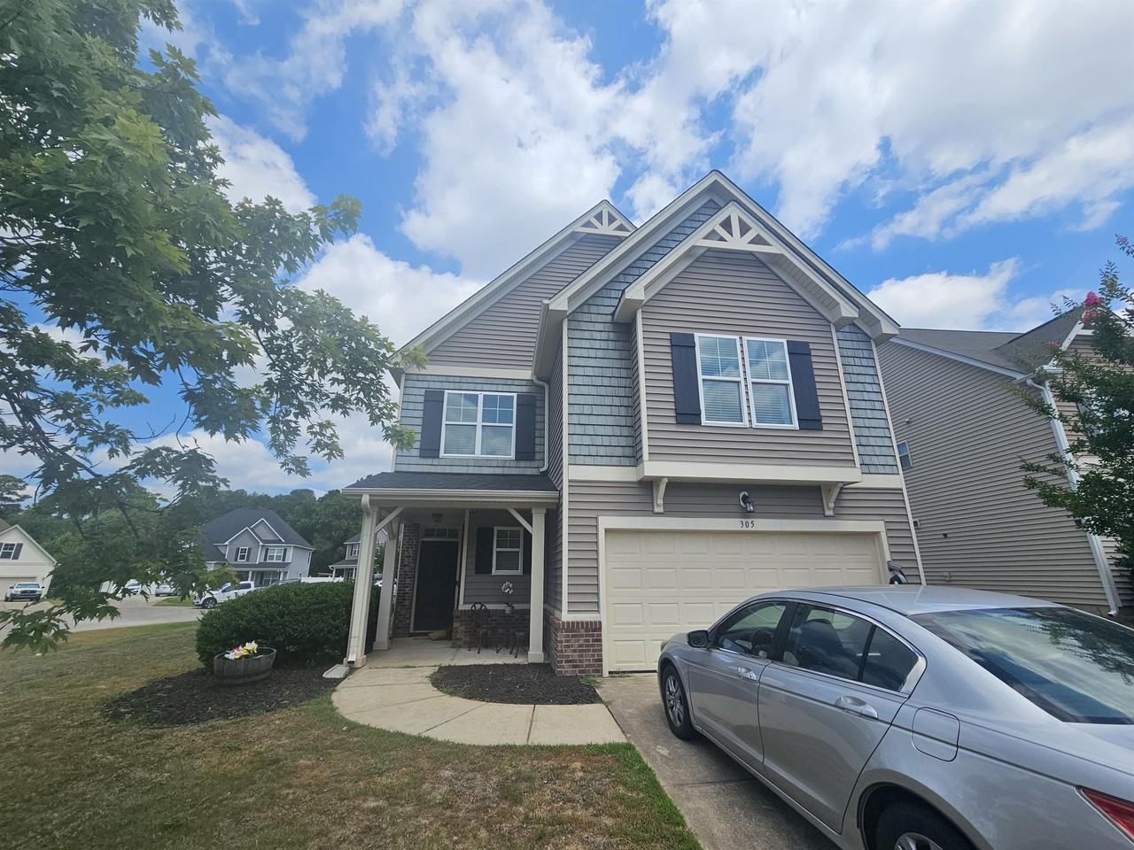 305 Bedfordshire Pl - Photo 2 of 20