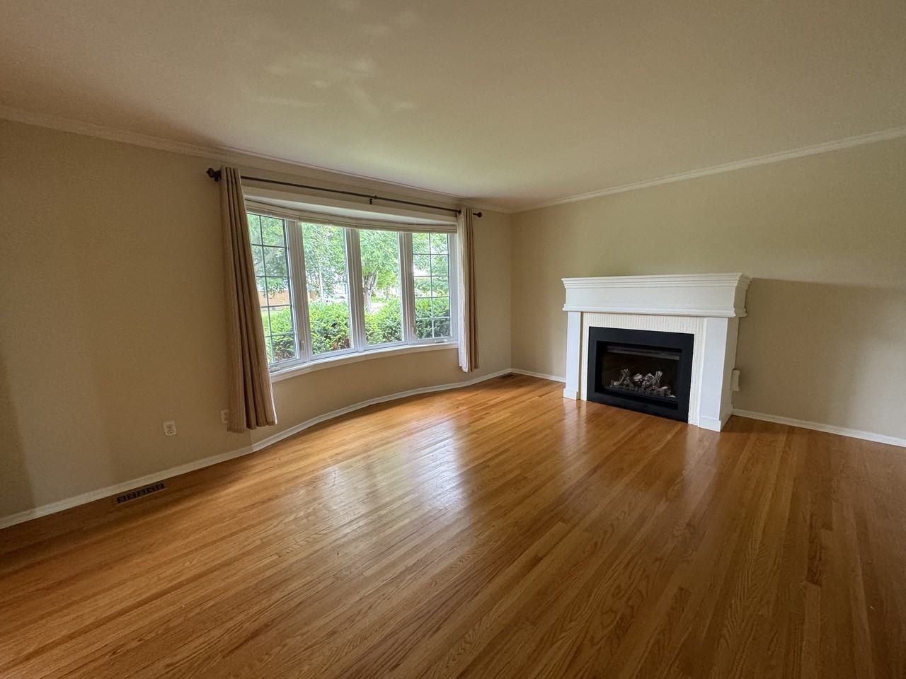 1962 Connecticut Avenue - Photo 3 of 17