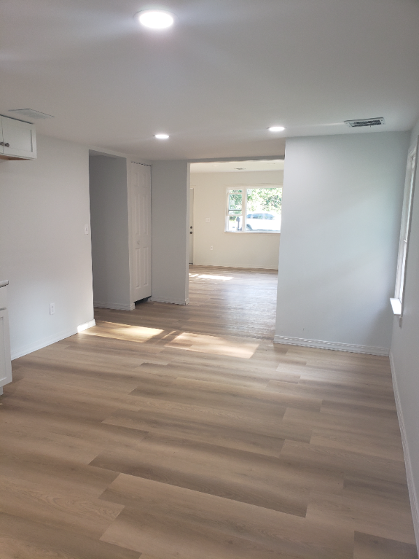 3707 Blackstone Ave - Photo 5 of 28