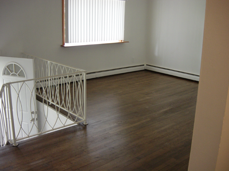 475 Hauser Ave - Photo 3 of 11