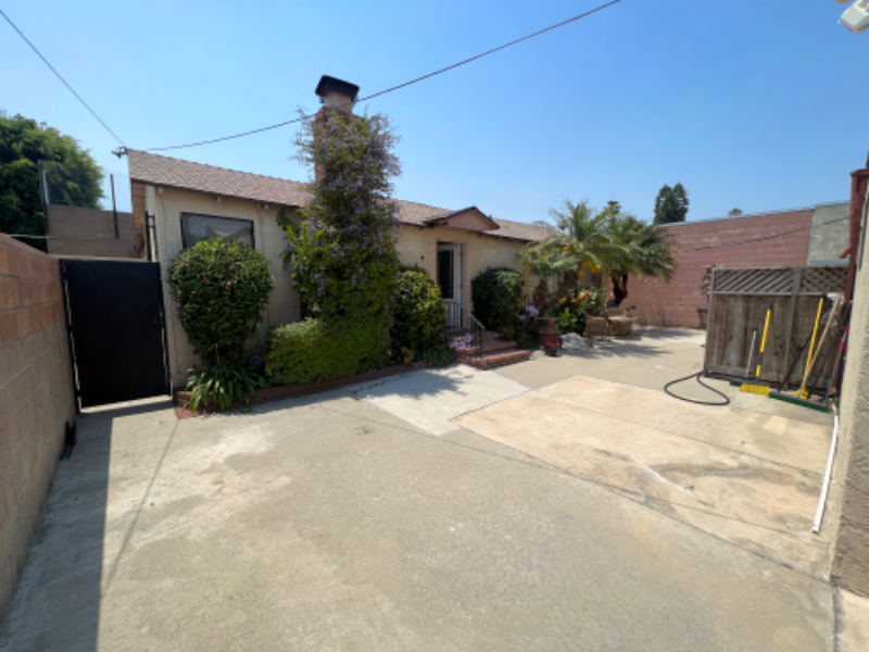 16529 1/2 S Normandie Ave - Photo 2 of 20