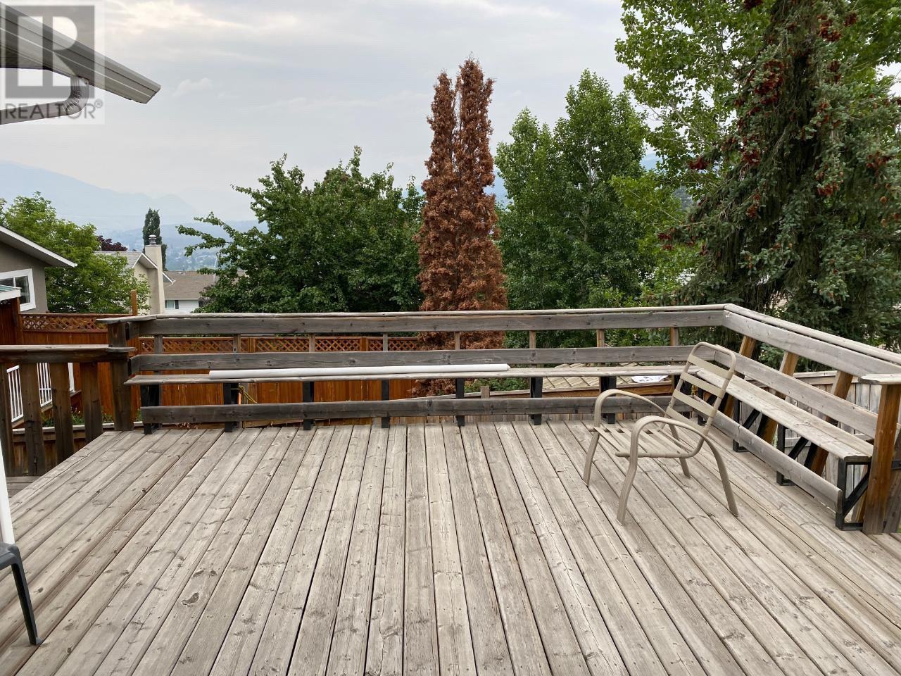 223 Monashee Pl - Photo 2 of 14