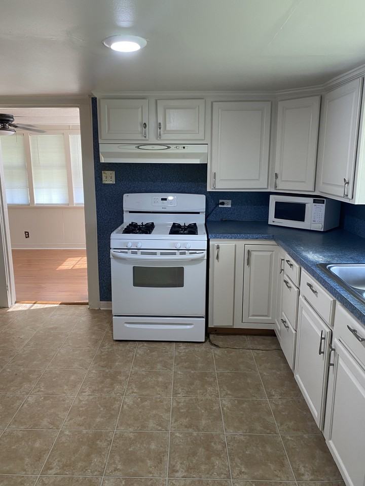 4501 E 39th St #NA - Photo 2 of 10