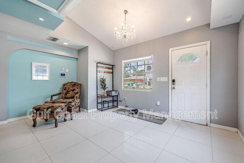 6417 Scott St - Photo 7 of 36