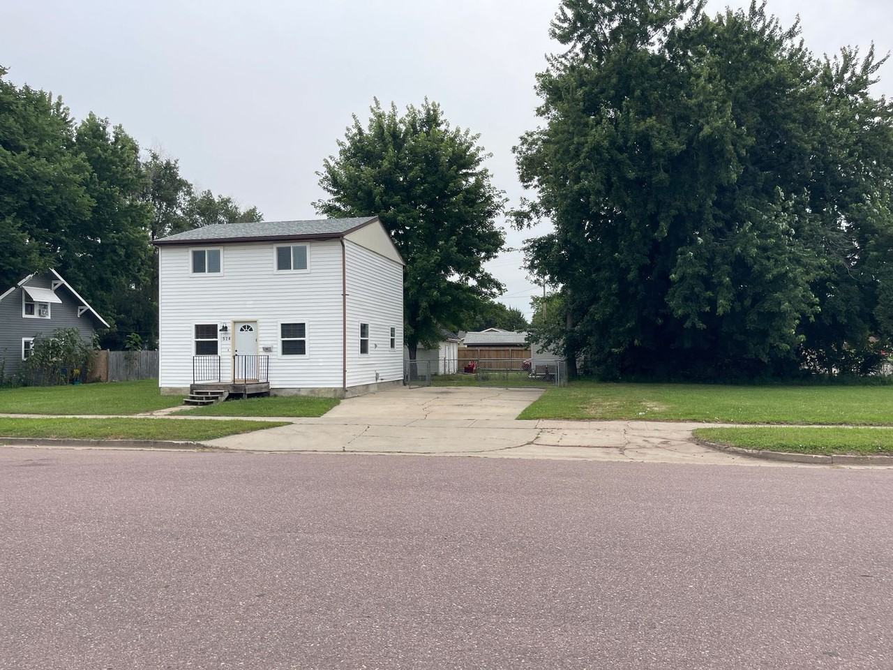 514 S 5th Ave - Photo 3 of 26