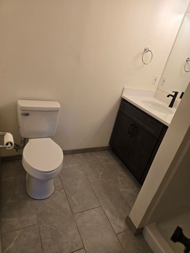 9229 S G St #B - Photo 3 of 10