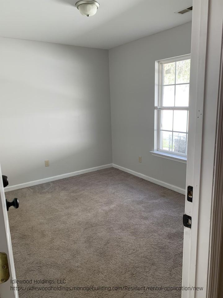 1584-1 Johnson Street - Photo 3 of 8
