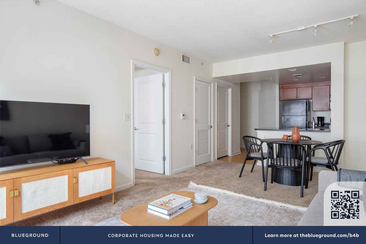 70 I Street Southeast - Photo 5 of 34