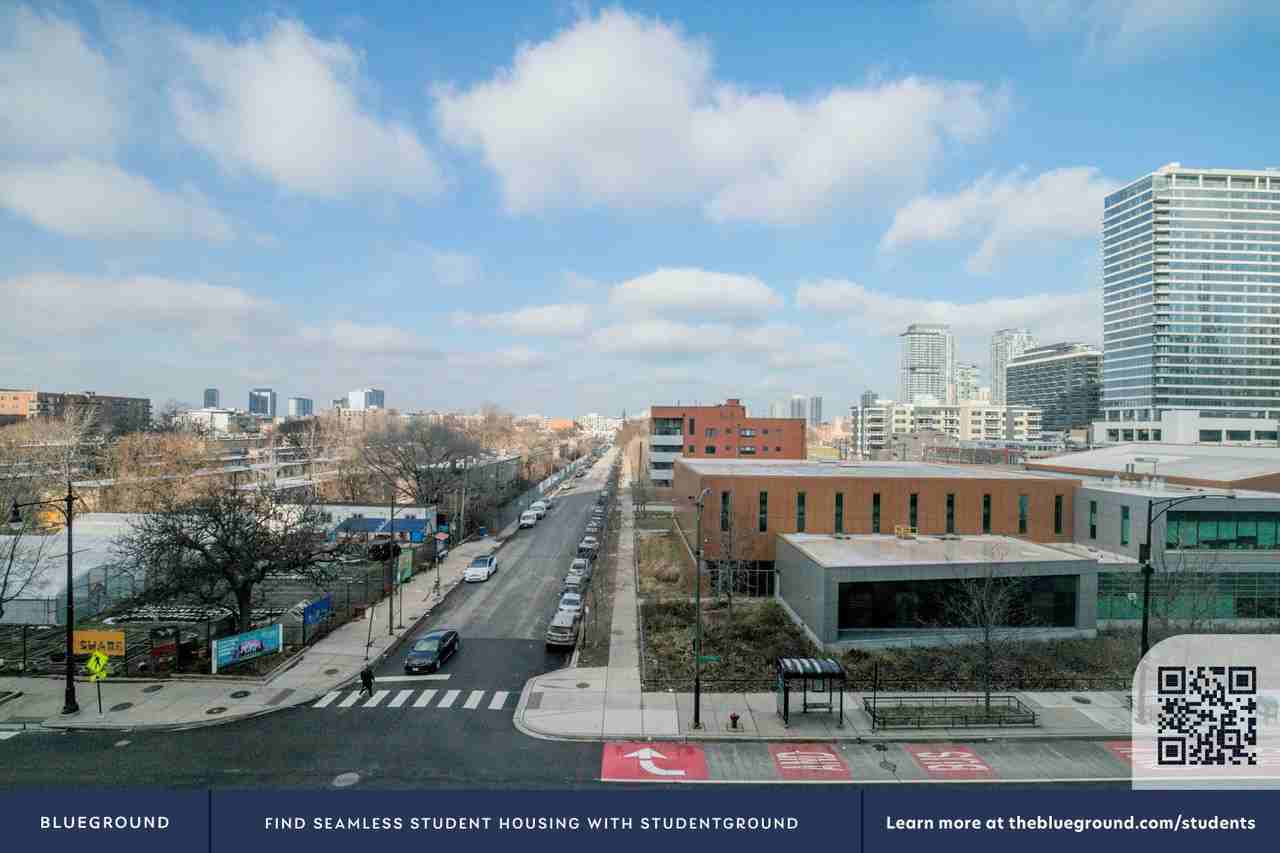 751 North Hudson Avenue - Photo 7 of 98