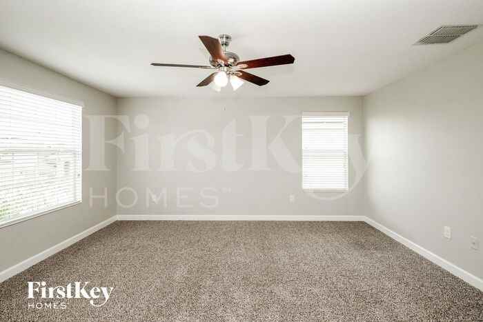 4748 Cortland Dr - Photo 2 of 15