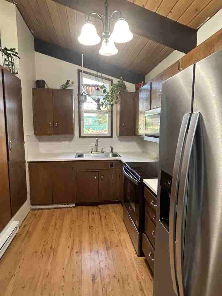 315 E Cedar St #NA - Photo 3 of 20