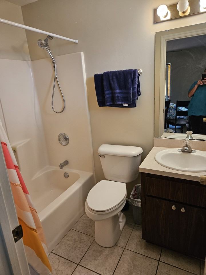 19550 Se 52nd Pl #NA - Photo 3 of 9