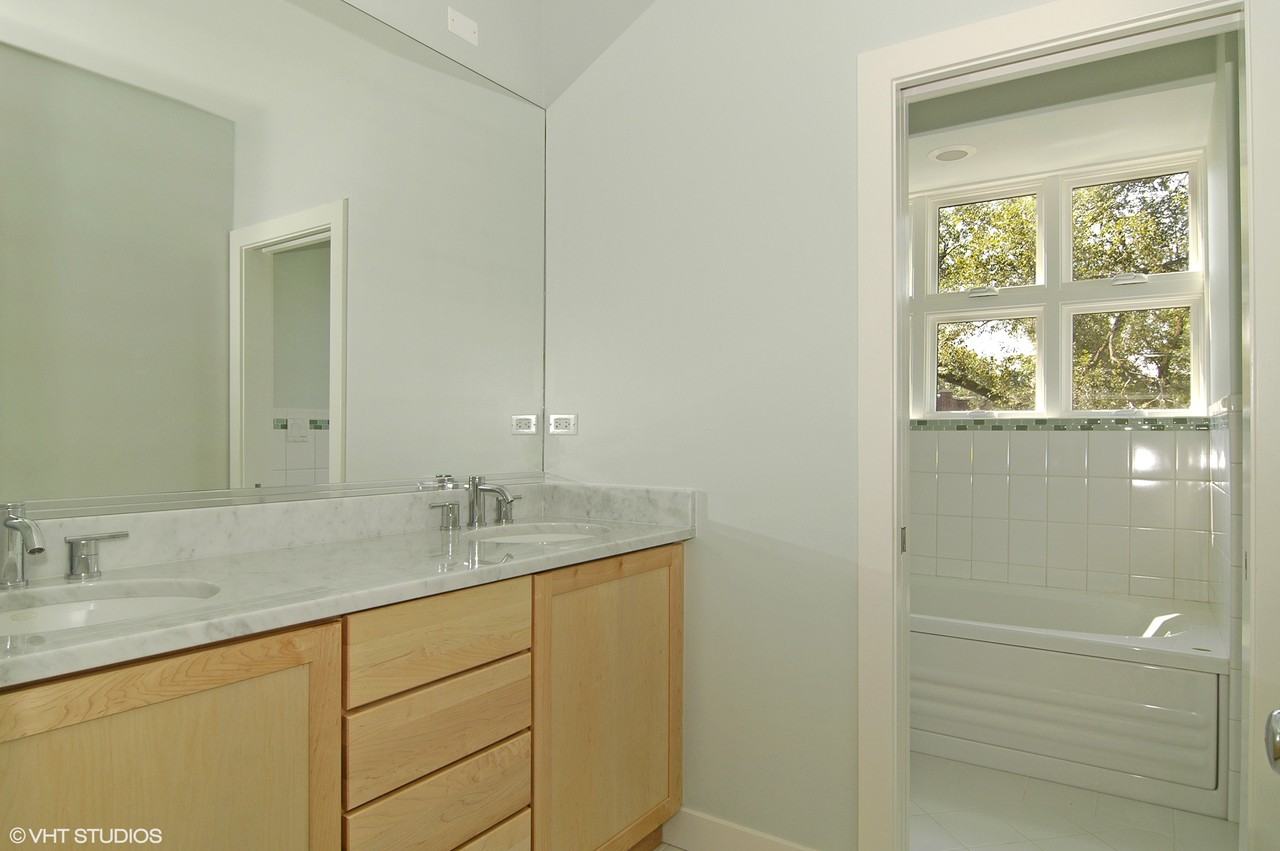 7209 N Oakley Ave #NA - Photo 3 of 4