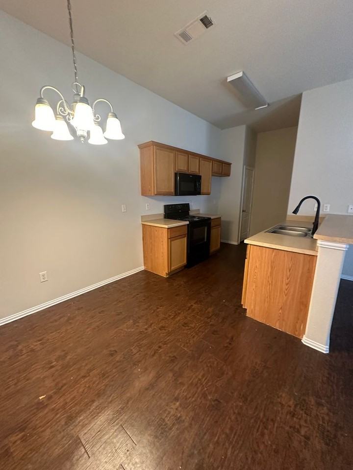 946 Sylvia 946 - Photo 2 of 7