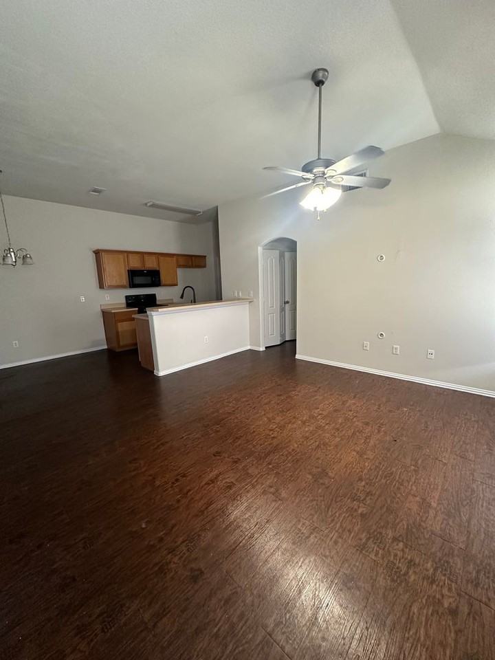 946 Sylvia 946 - Photo 4 of 7