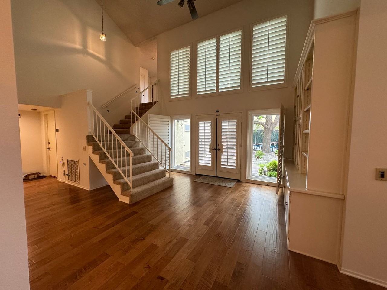 1376 Ken Ave - Photo 2 of 18