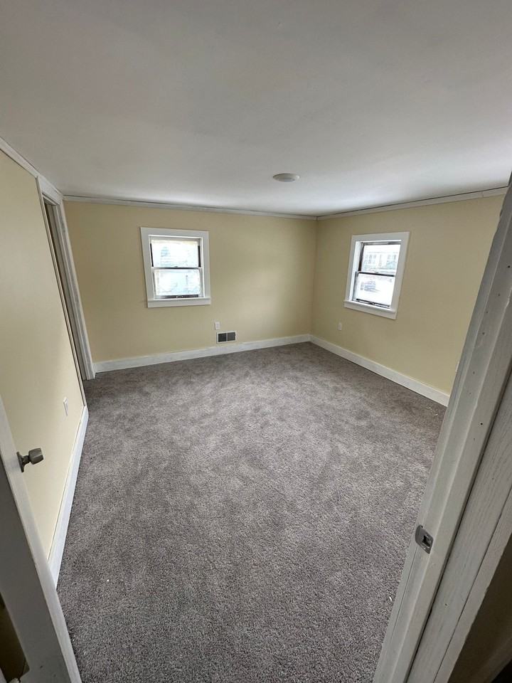 188 Chestnut St - Photo 2 of 19