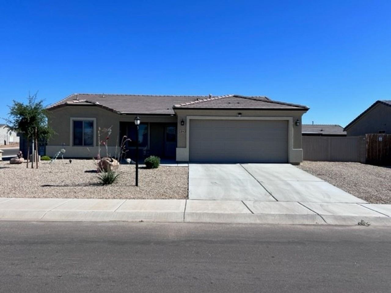 2843 E Luna Vis - Photo 2 of 32