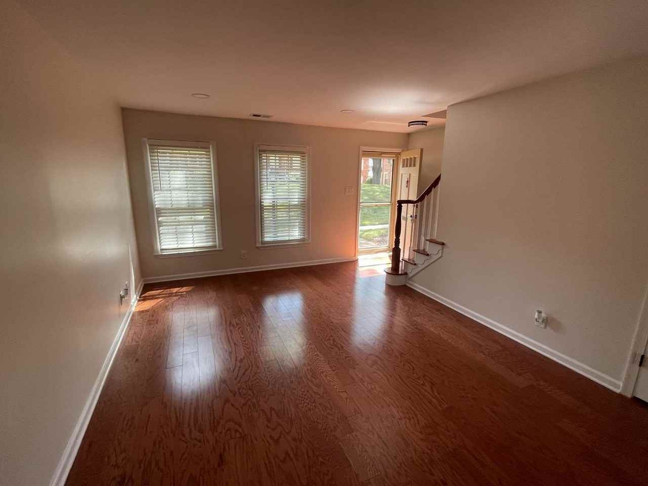 164 Albemarle Dr - Photo 3 of 12