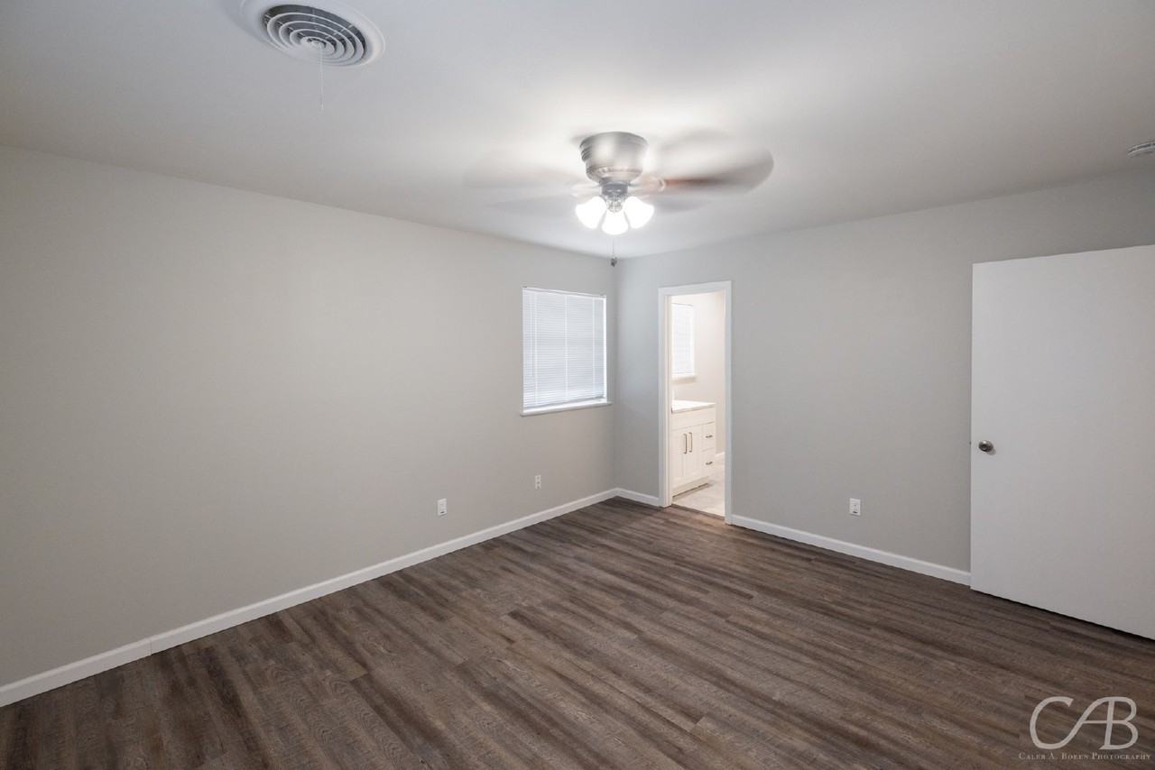 2534 S Elmwood Dr - Photo 2 of 50