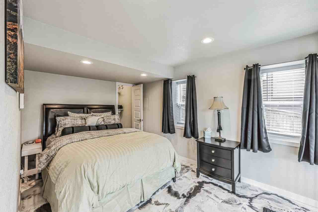 14341 Mosaic Ave #B - Photo 7 of 25