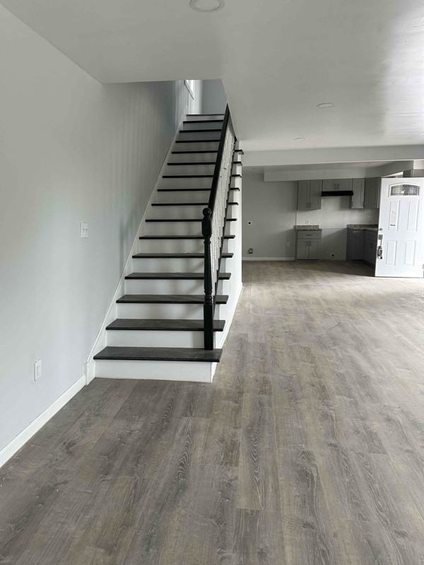 535 W State St - Photo 3 of 10