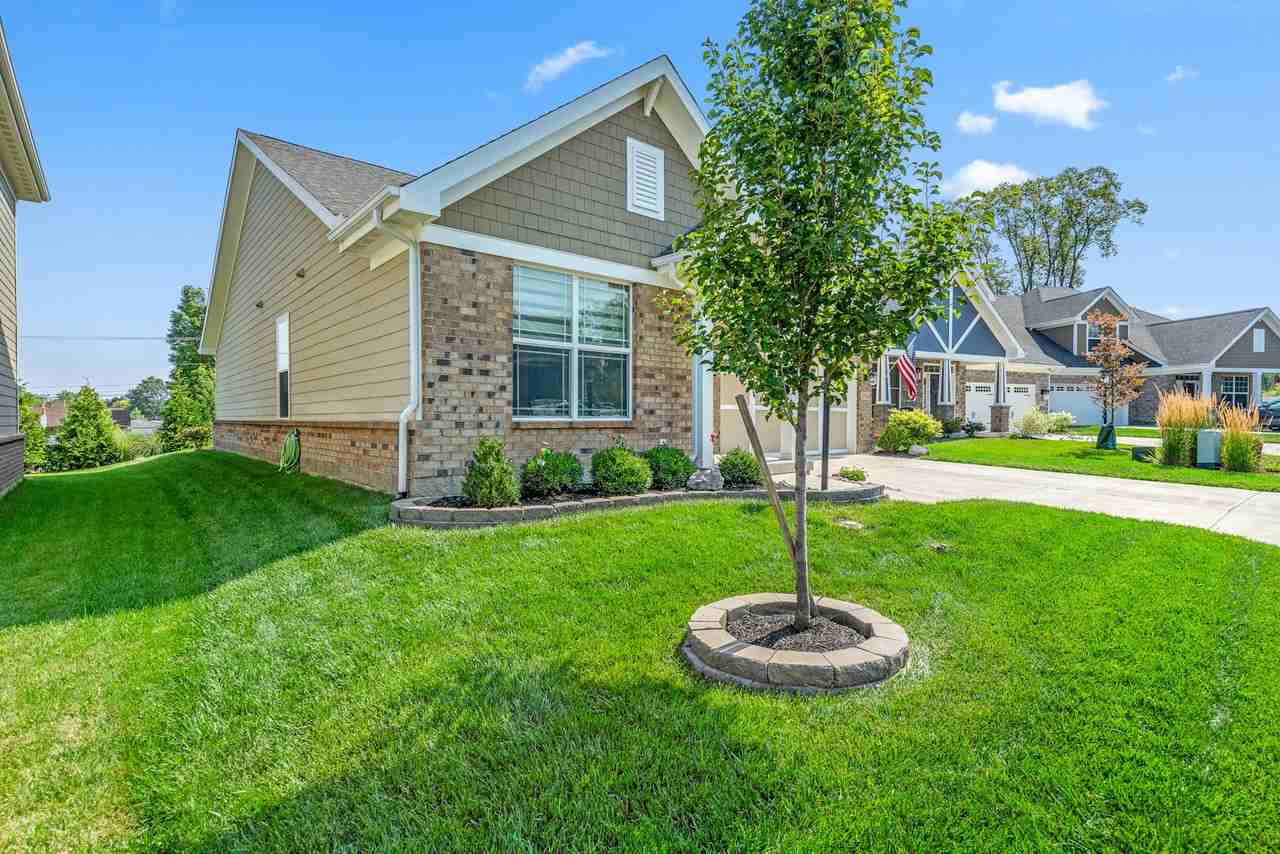 2716 East Millstone Drive - Photo 2 of 30