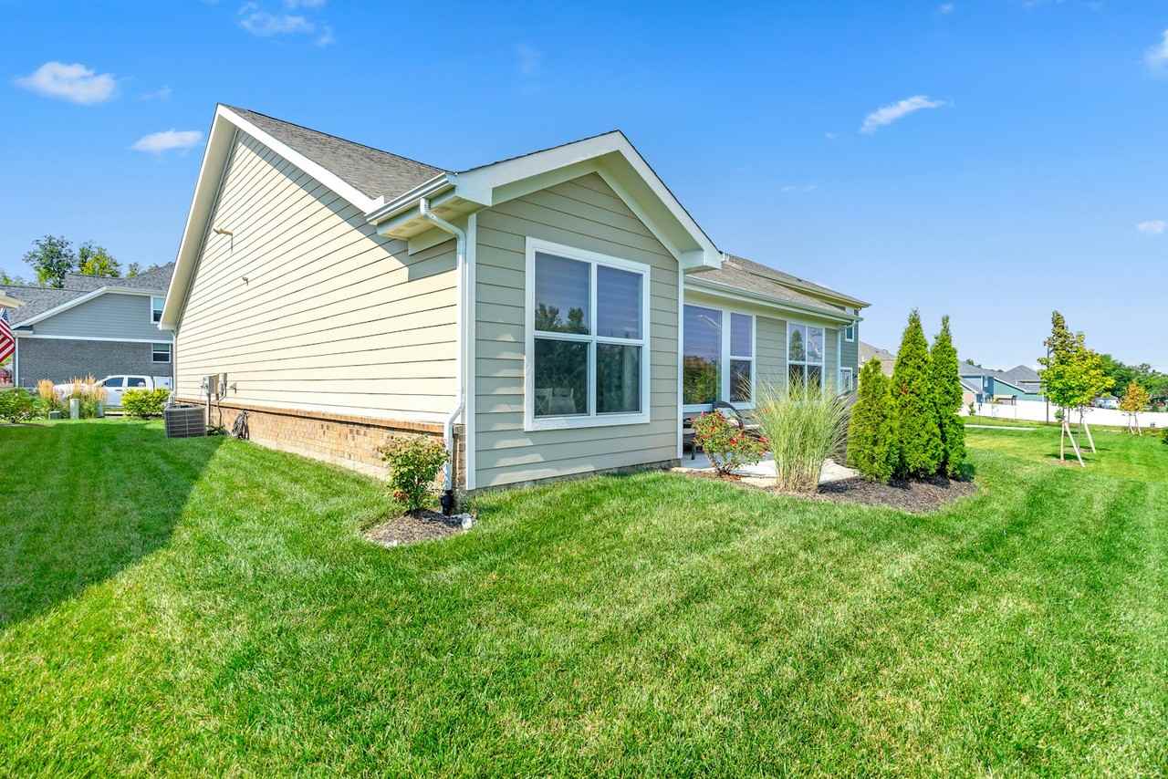 2716 East Millstone Drive - Photo 4 of 30