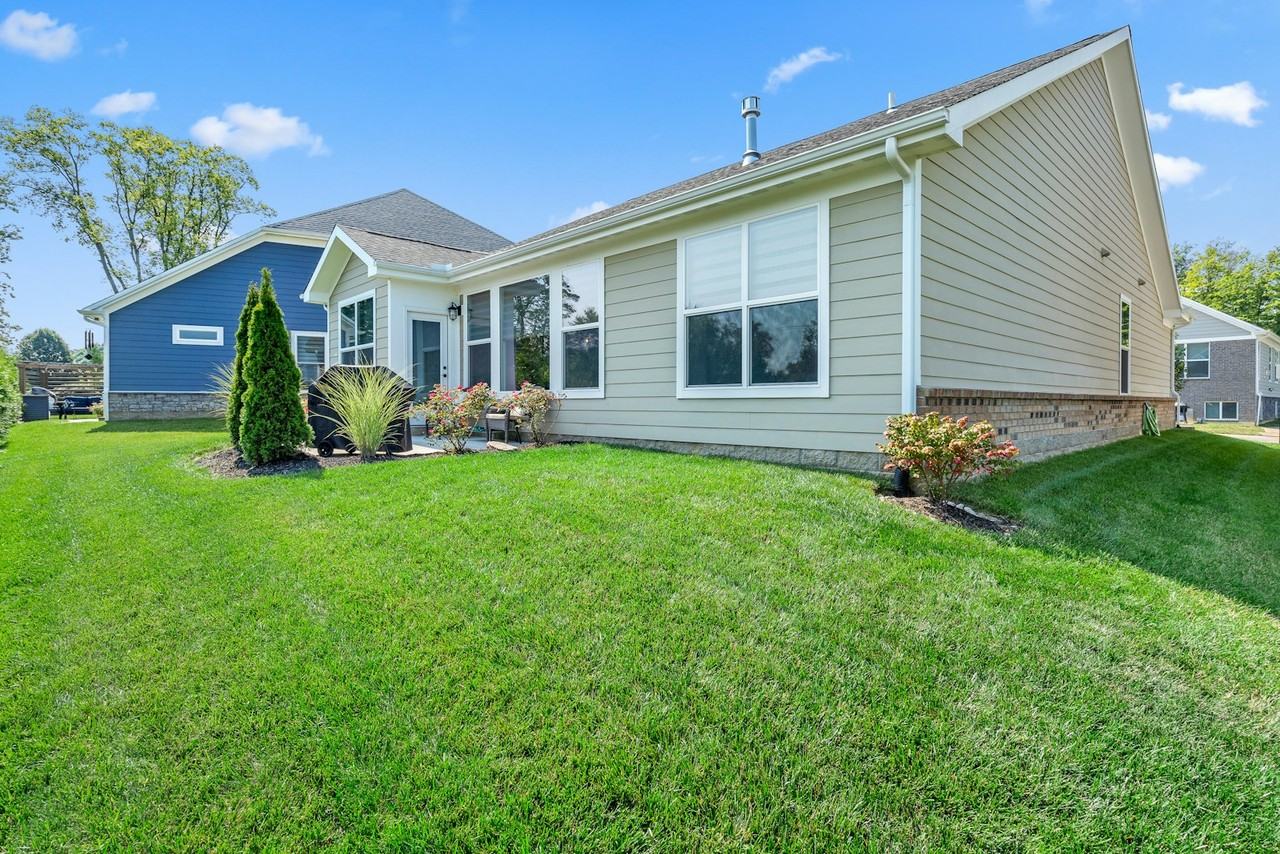2716 East Millstone Drive - Photo 5 of 30