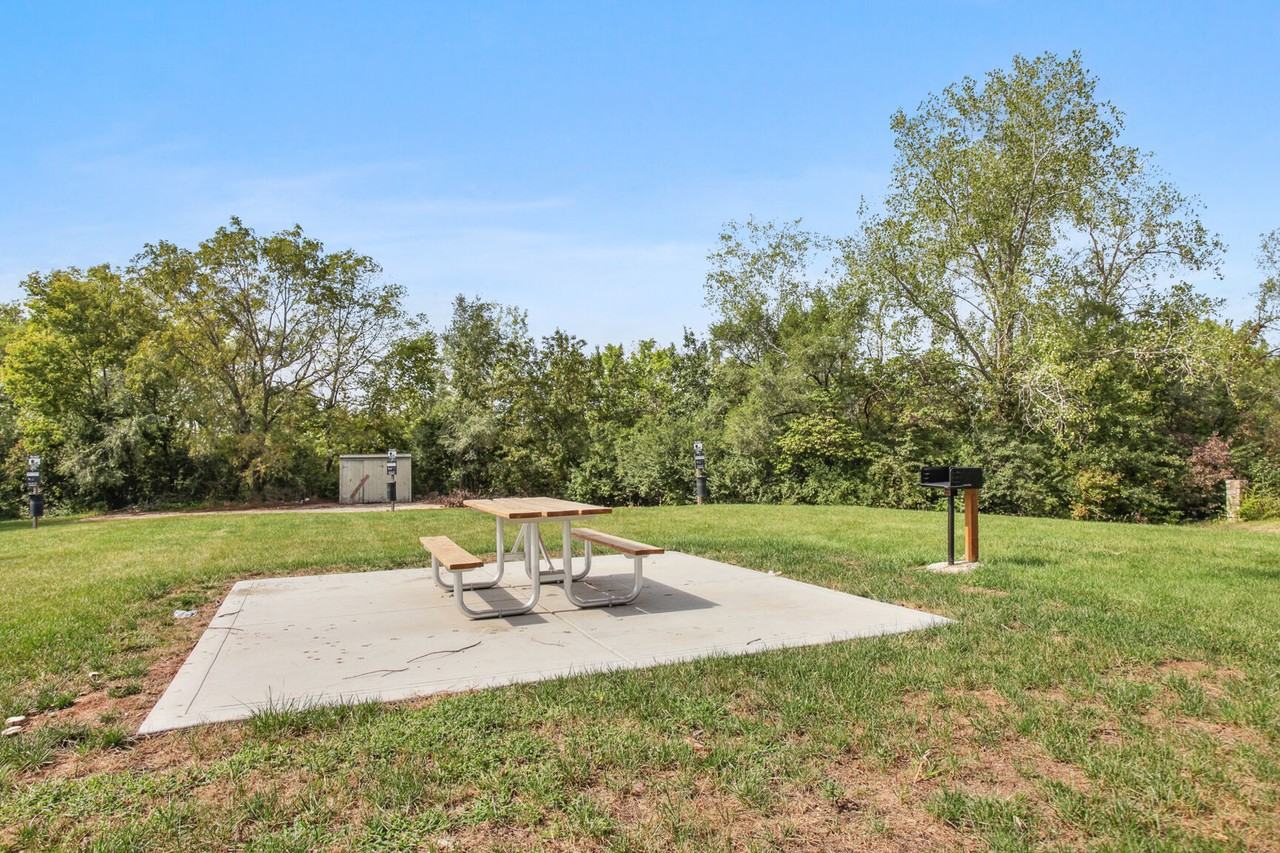 10561 Cypress Ave - Photo 3 of 10