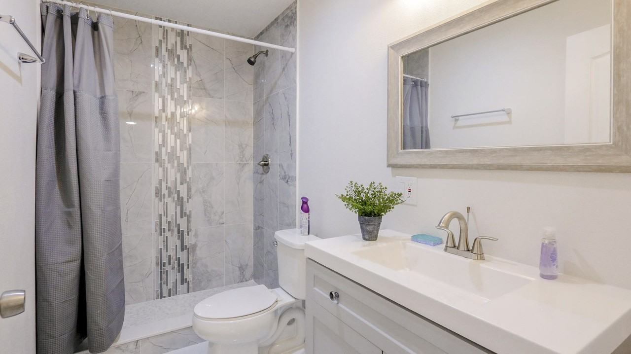 Courtland St - Photo 2 of 12