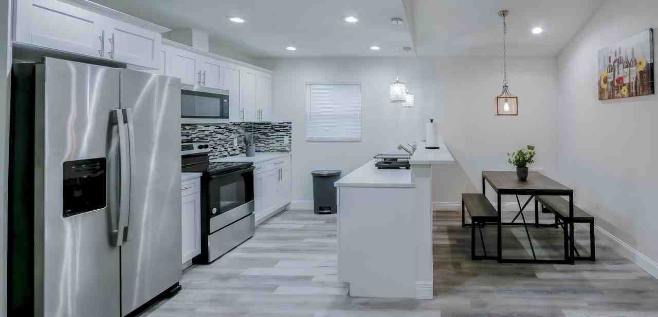 Courtland St - Photo 3 of 12