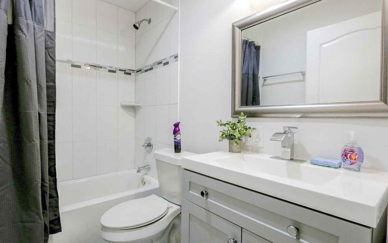 Courtland St - Photo 4 of 12