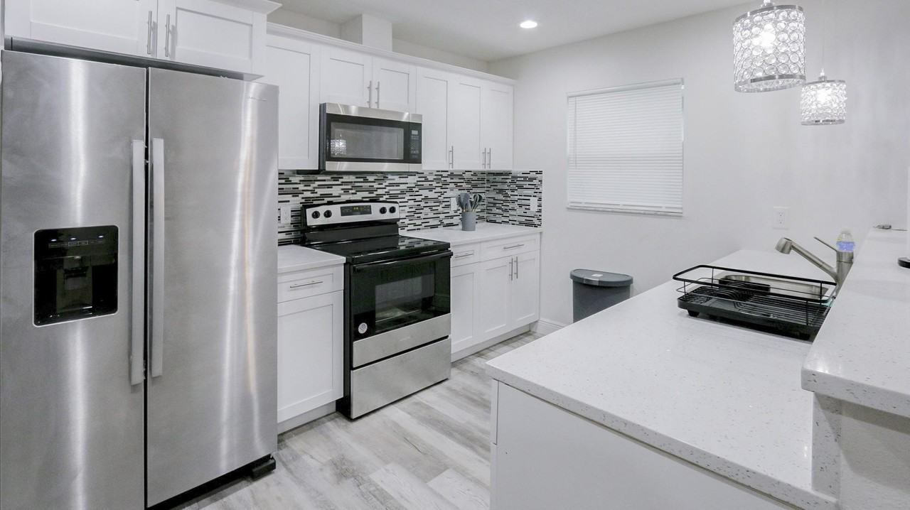 Courtland St - Photo 5 of 12