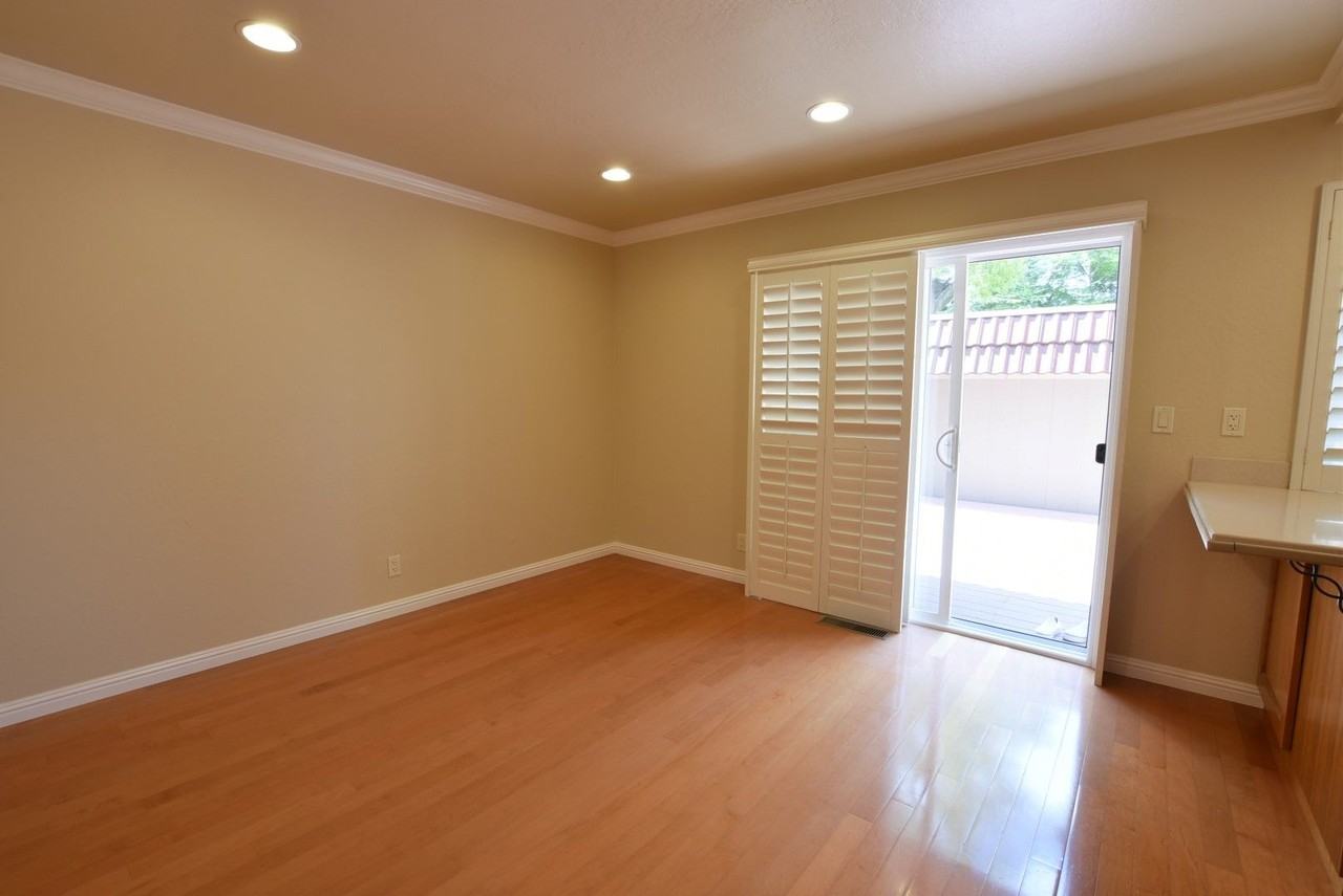 22673 Queens Oak Ct - Photo 5 of 19