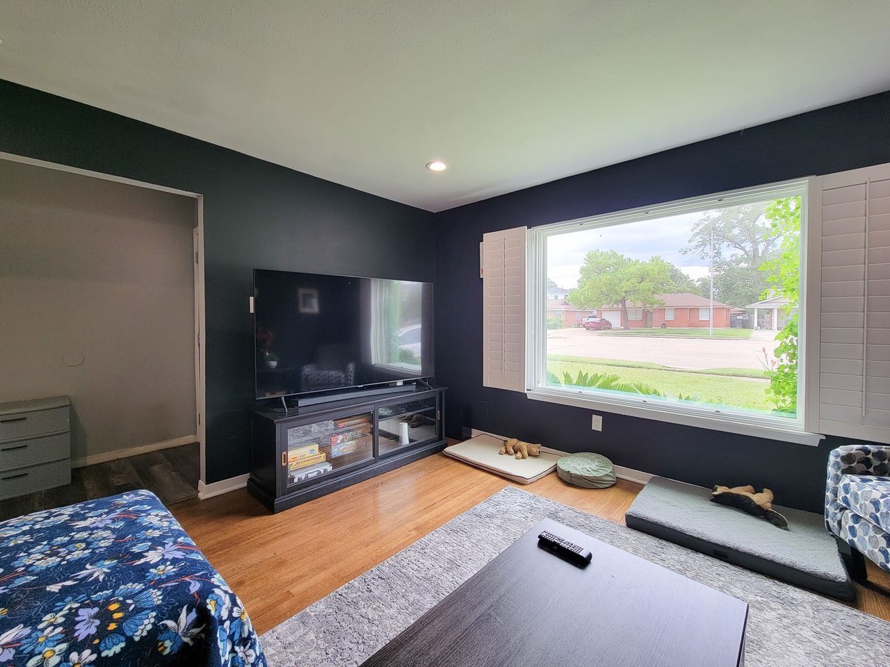 4405 W 43rd St - Photo 3 of 33