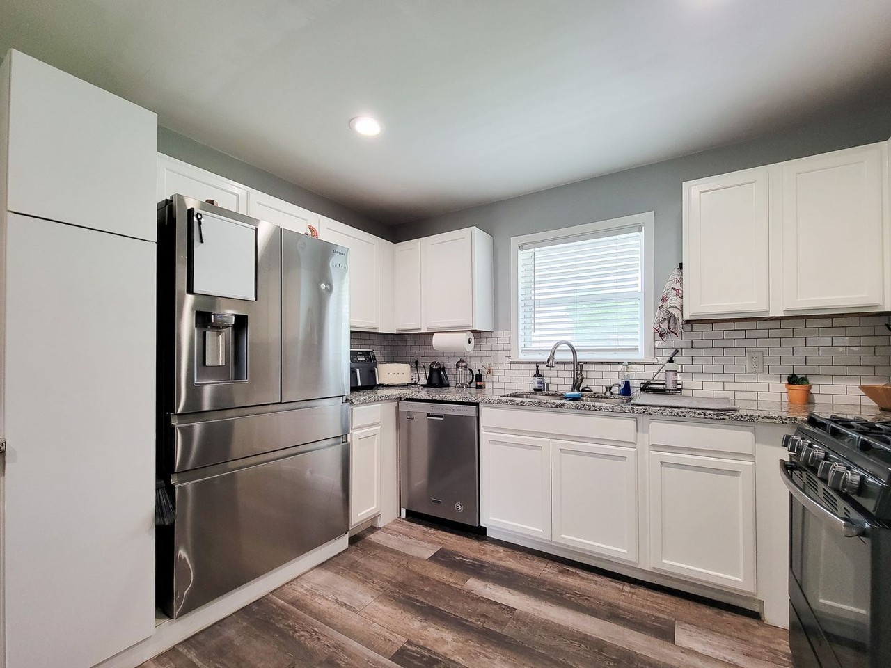 4405 W 43rd St - Photo 7 of 33