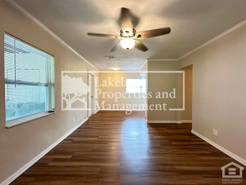 147 Carolyn Dr - Photo 2 of 14