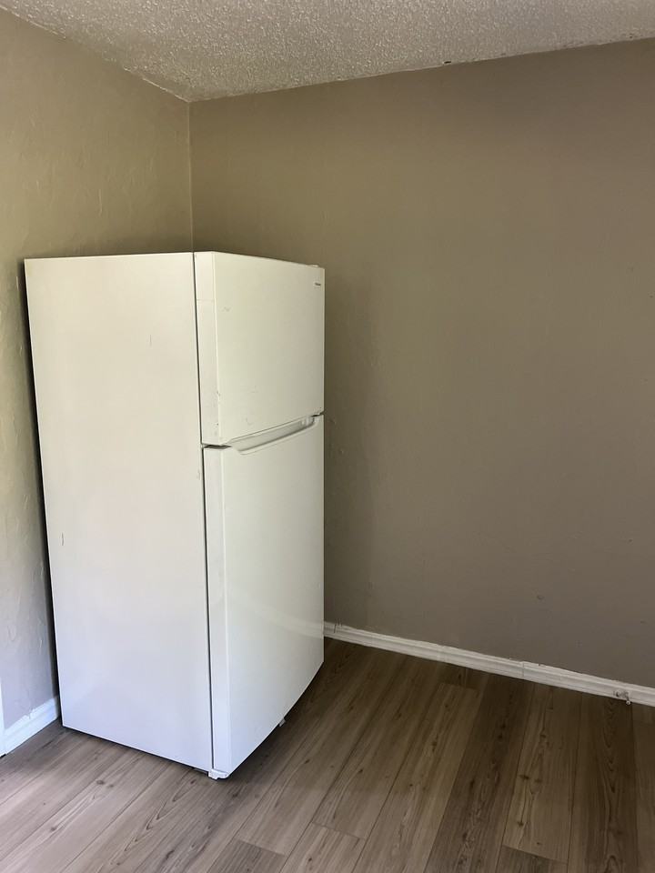 6509 Se 15th St - Photo 2 of 14