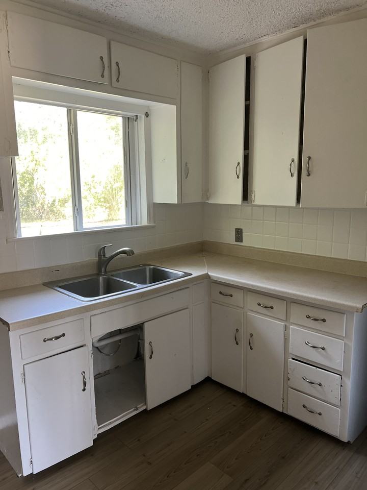 6509 Se 15th St - Photo 3 of 14