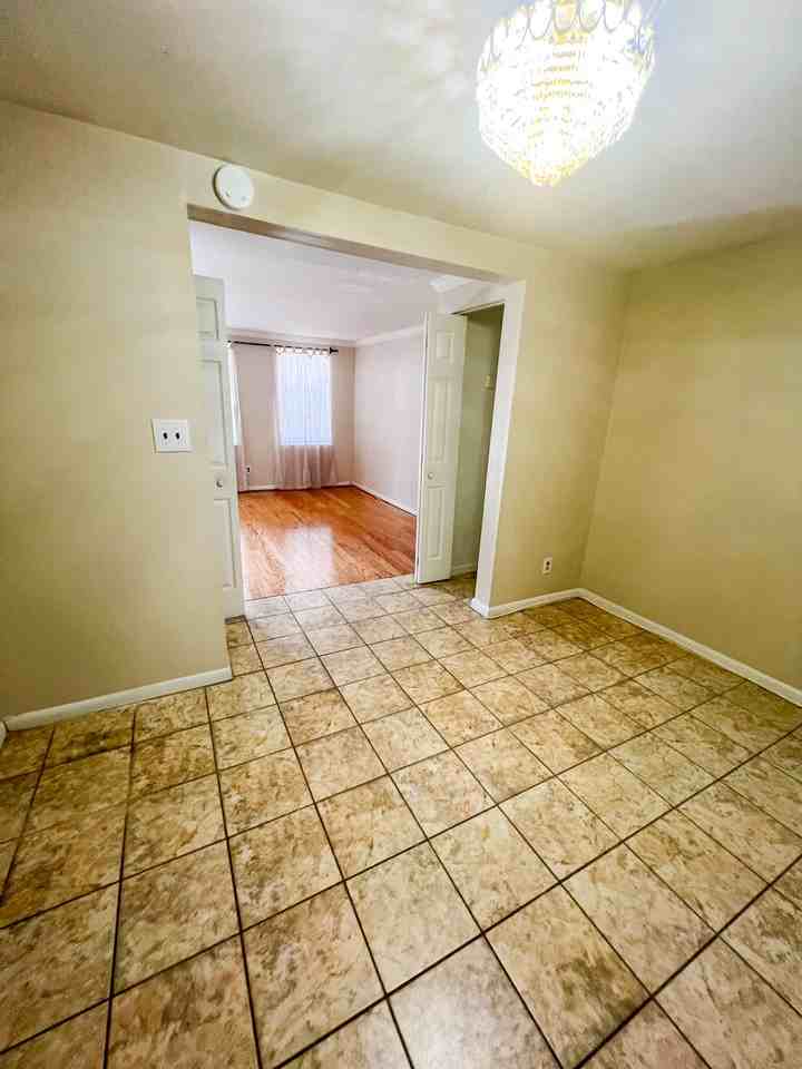 737 N Central Ave - Photo 2 of 9