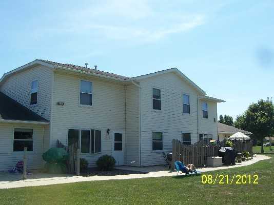 Meadowlands Townhomes - Photo 5 of 9