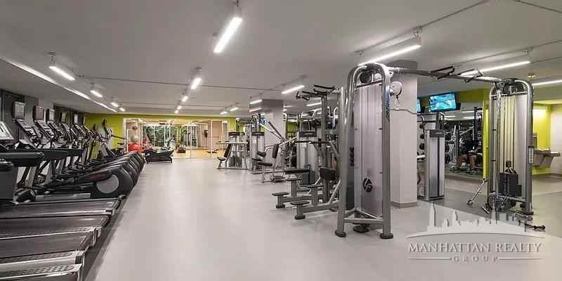 E 34th St #8X - Photo 3 of 7