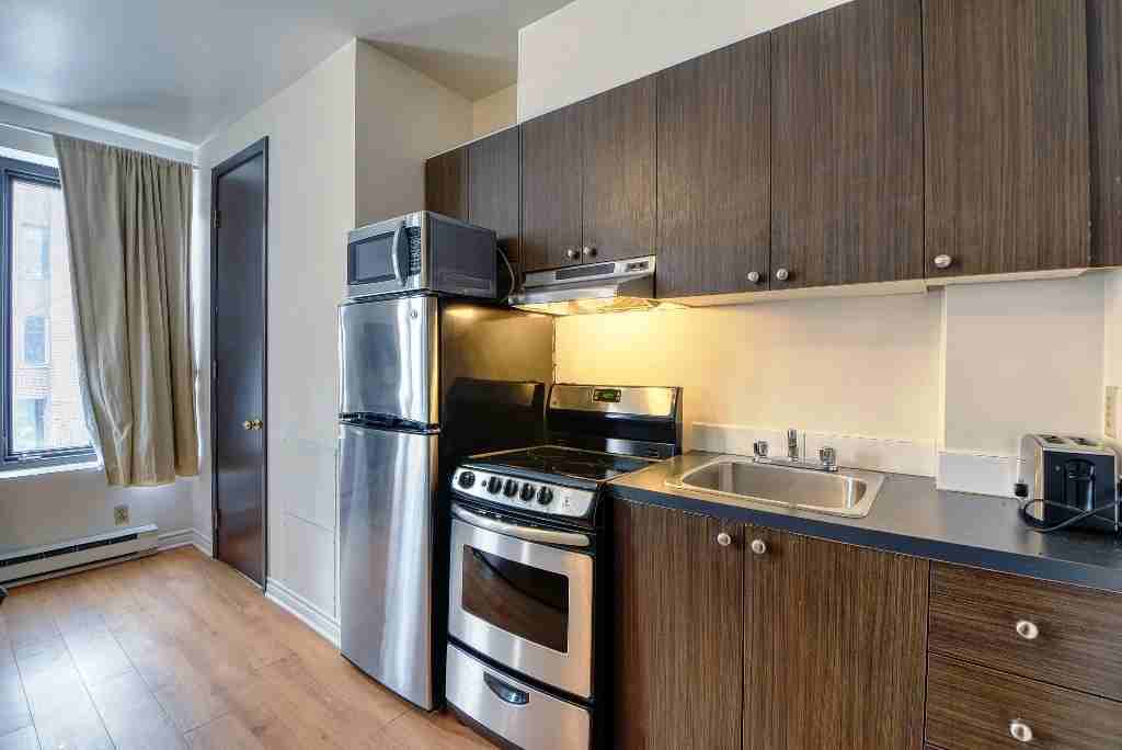 1214 Rue Saint-Denis #8 - Photo 3 of 13